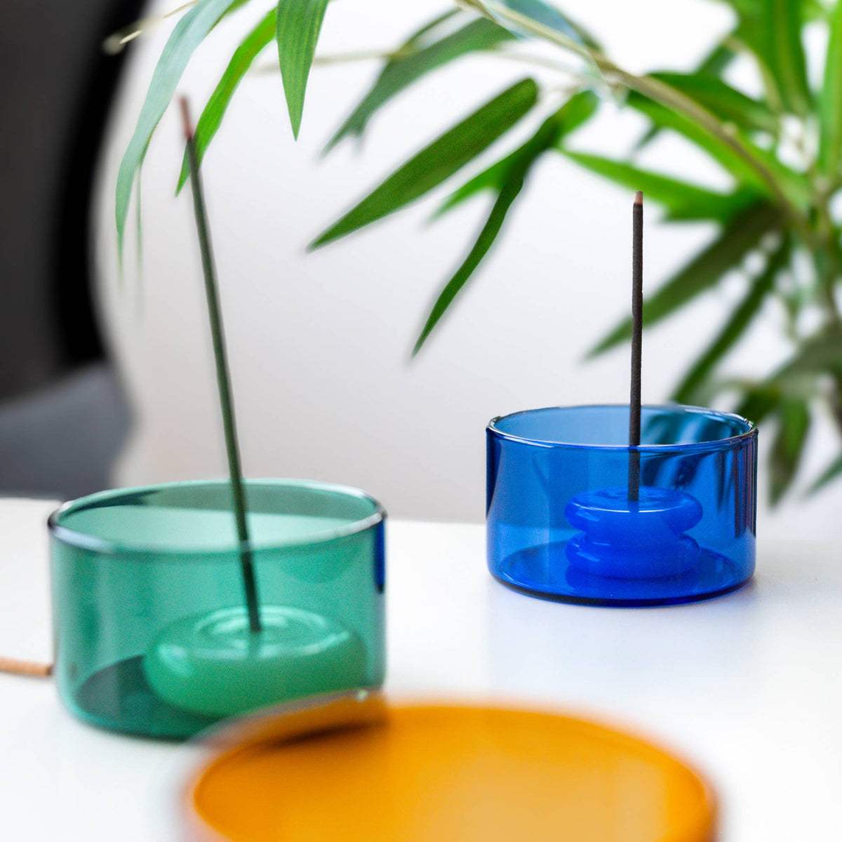 Helio Ferretti Räucherstäbchenhalter Glas Blau