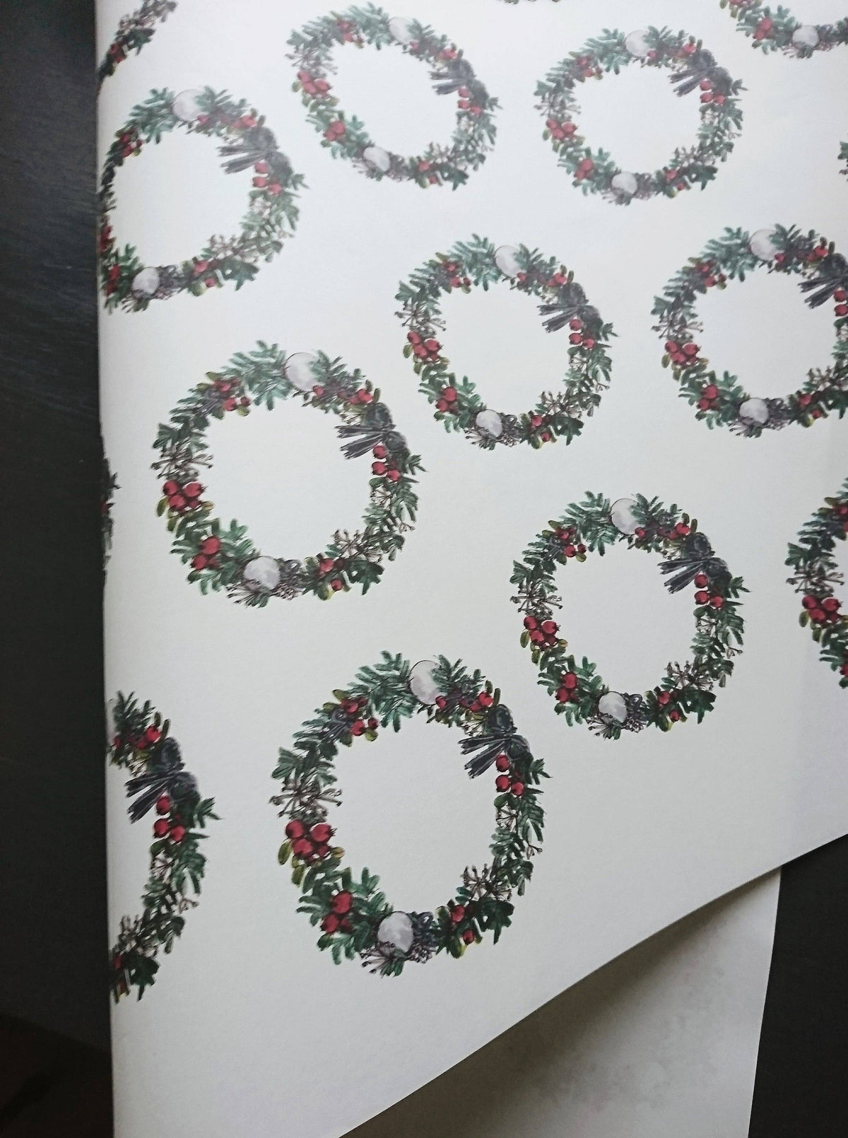 My Designpicture Geschenkpapier mit Weihnachtskranz, weiß