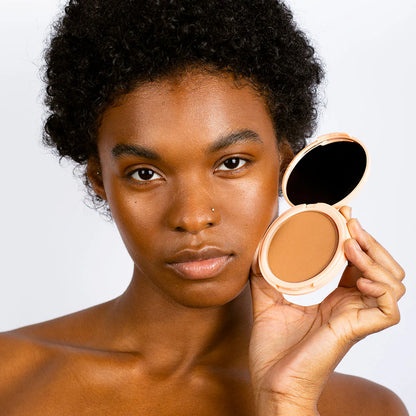 La Crique Leuchtendes Mattierendes Puder SPF15 9g