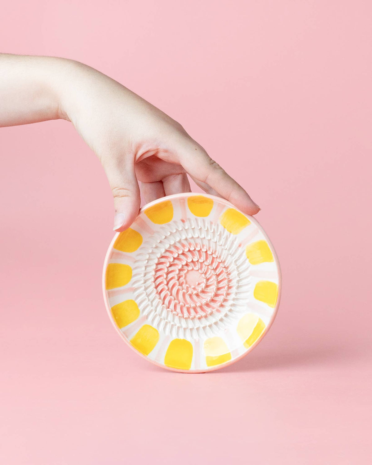 Tierra Cocida Keramik-Knoblauchreibeplatte – klein, pink & gelb – Valentina