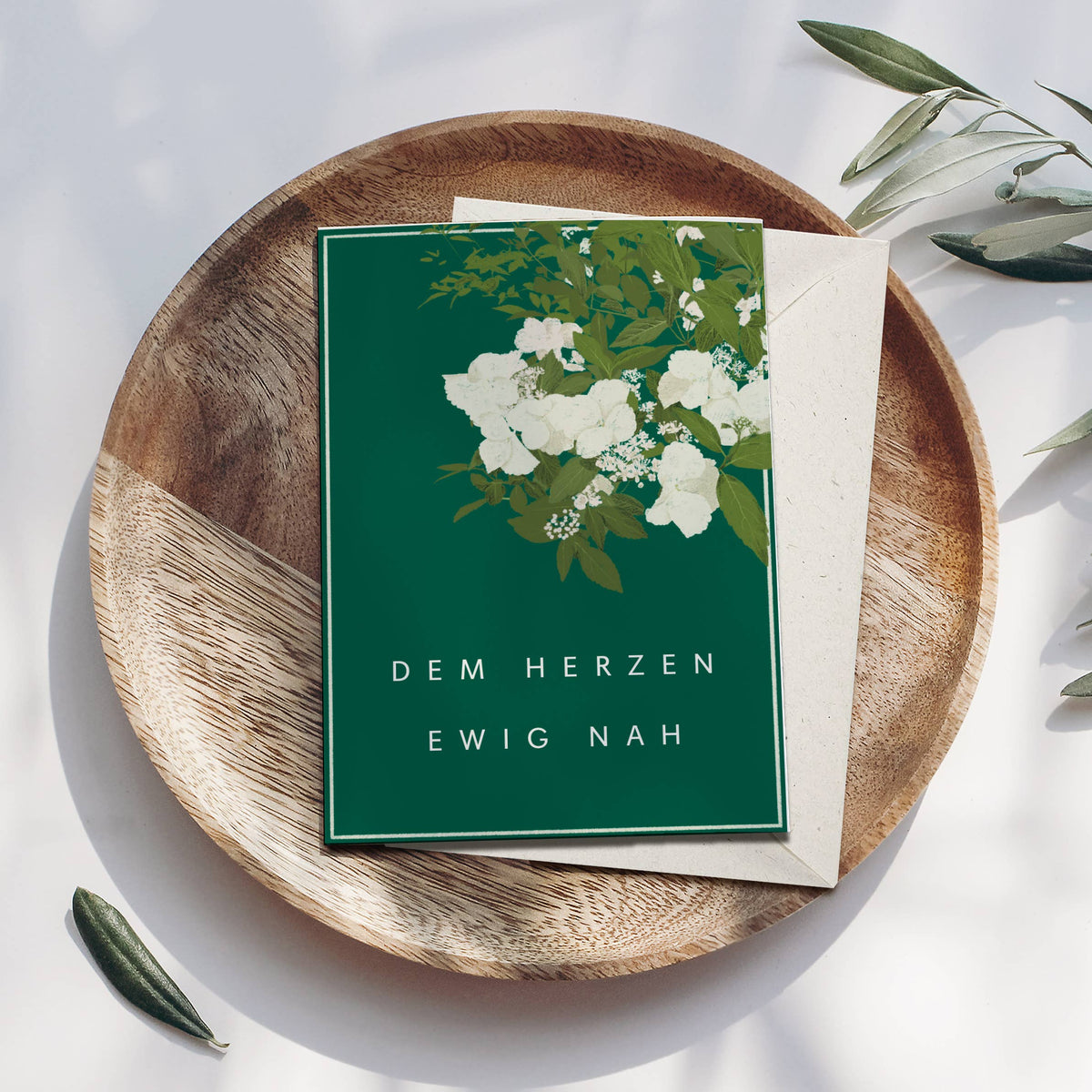 Wildblumenatelier Klappkarte 'dem Herzen ewig nah' mit weißen Blumen